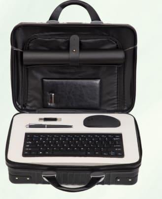 Desk pad, A6 notebook, 32GB USB flash drive, Metal pen, Wireless mouse & Keyboard